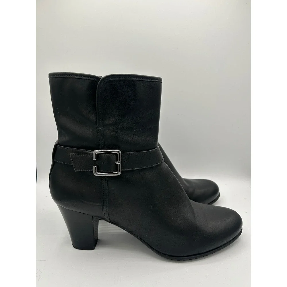 Clarks artisan black